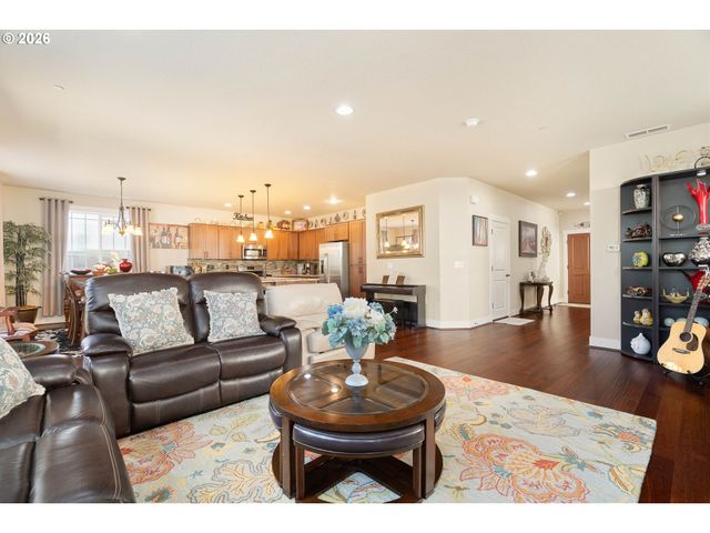 526 Ne 77TH Ave, Hillsboro, OR 97124