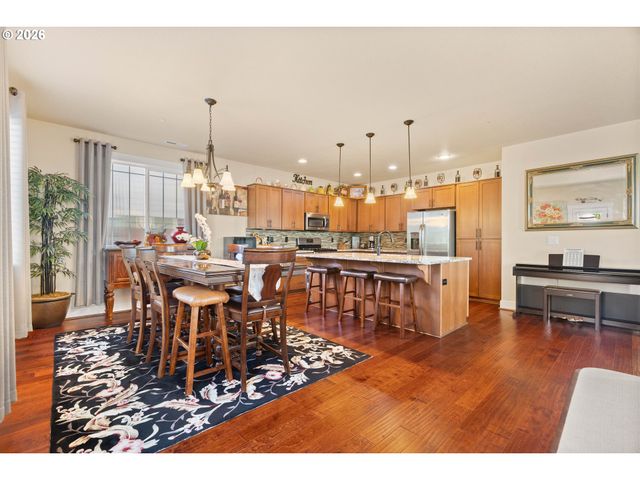 526 Ne 77TH Ave, Hillsboro, OR 97124