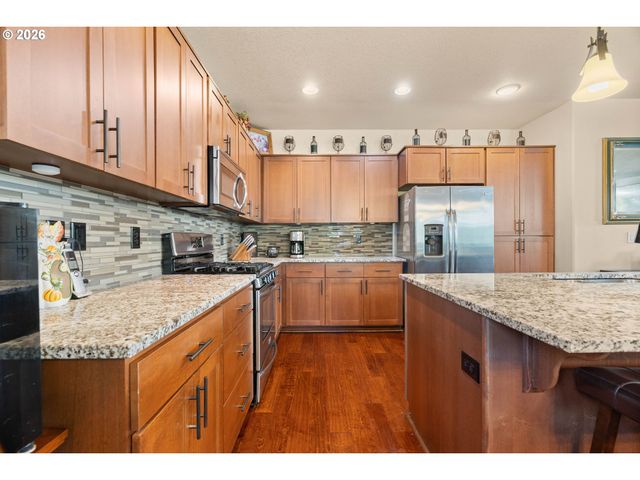 526 Ne 77TH Ave, Hillsboro, OR 97124