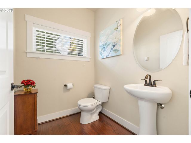 526 Ne 77TH Ave, Hillsboro, OR 97124
