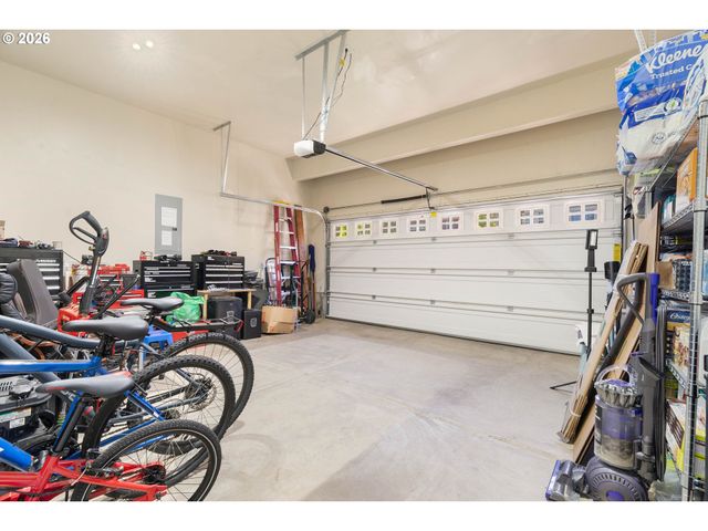 526 Ne 77TH Ave, Hillsboro, OR 97124