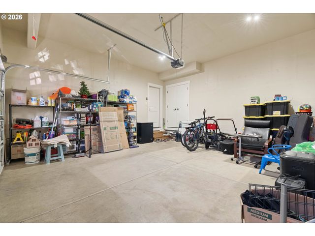526 Ne 77TH Ave, Hillsboro, OR 97124