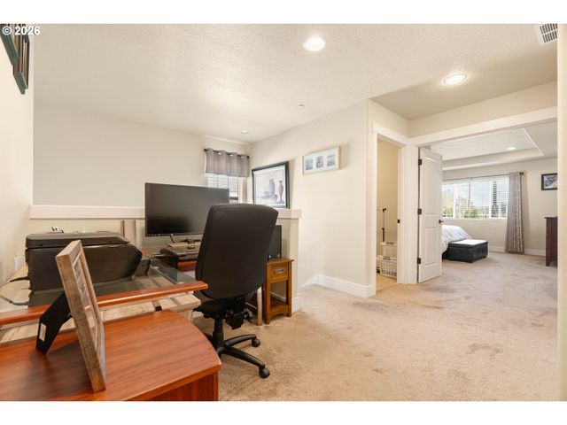 526 Ne 77TH Ave, Hillsboro, OR 97124