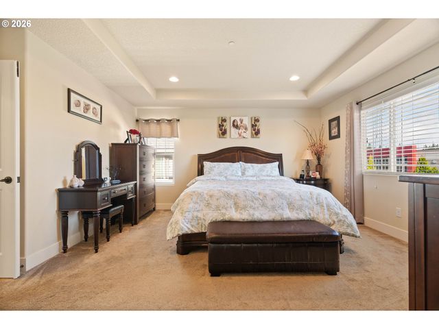 526 Ne 77TH Ave, Hillsboro, OR 97124
