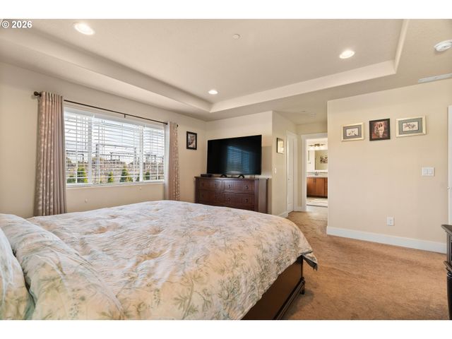 526 Ne 77TH Ave, Hillsboro, OR 97124
