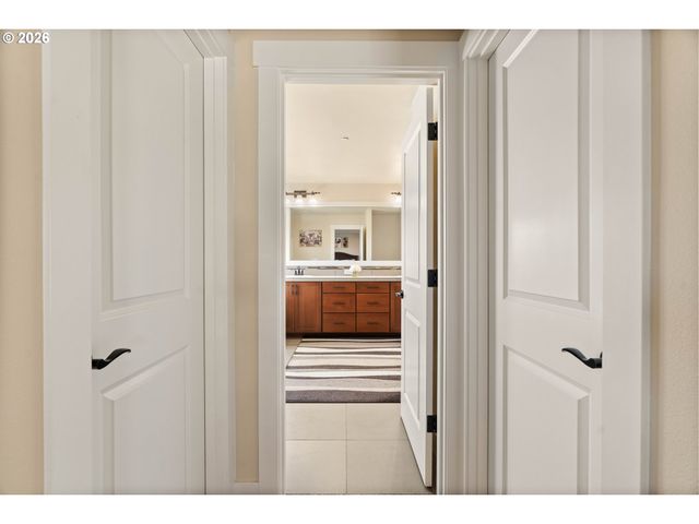 526 Ne 77TH Ave, Hillsboro, OR 97124