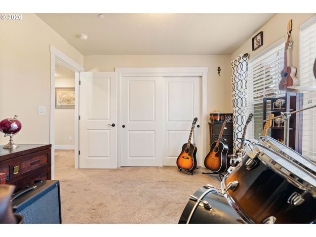 526 Ne 77TH Ave, Hillsboro, OR 97124