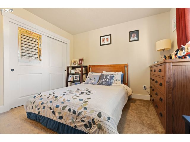 526 Ne 77TH Ave, Hillsboro, OR 97124