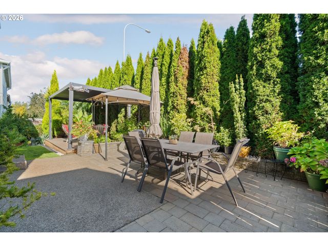 526 Ne 77TH Ave, Hillsboro, OR 97124