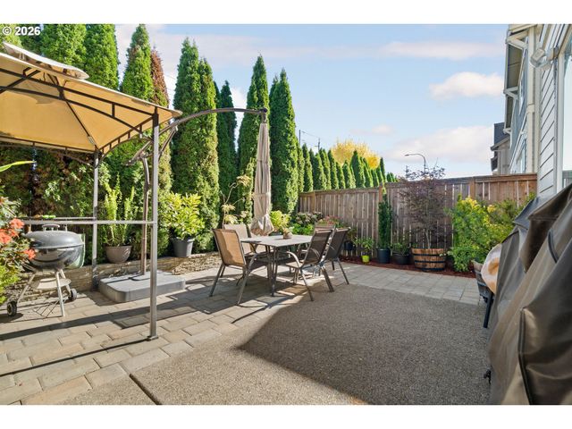 526 Ne 77TH Ave, Hillsboro, OR 97124