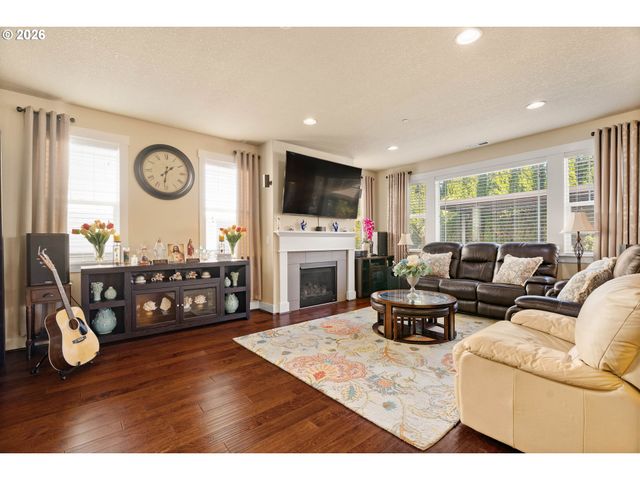 526 Ne 77TH Ave, Hillsboro, OR 97124