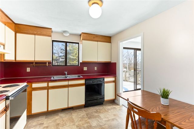 402 Pinewood Drive, Smithfield, RI 02917