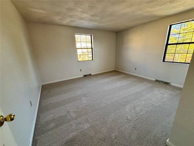 402 Pinewood Drive, Smithfield, RI 02917