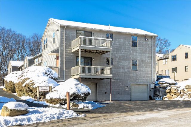 402 Pinewood Drive, Smithfield, RI 02917