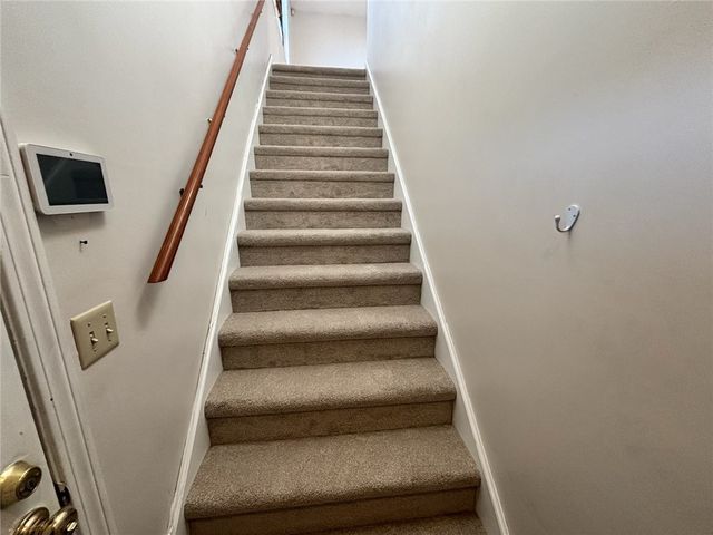 402 Pinewood Drive, Smithfield, RI 02917