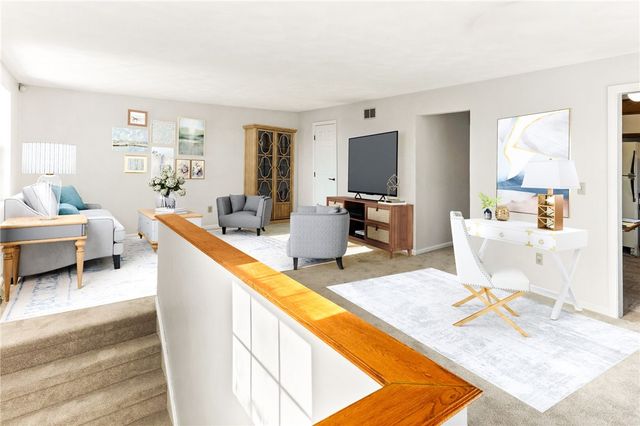 402 Pinewood Drive, Smithfield, RI 02917