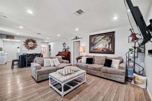 2110 Hillshire Drive, Deer Park, TX 77536