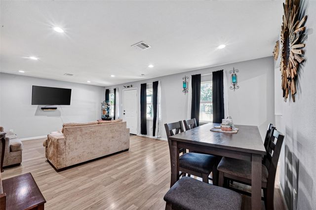 2110 Hillshire Drive, Deer Park, TX 77536