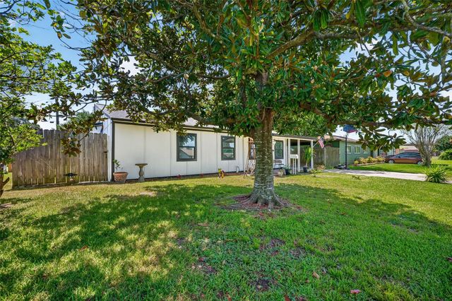 2110 Hillshire Drive, Deer Park, TX 77536