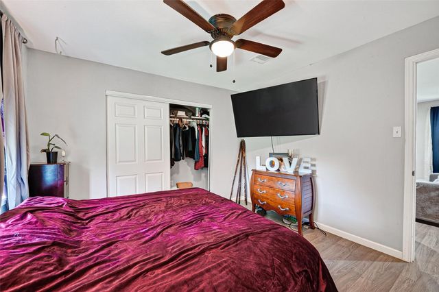 2110 Hillshire Drive, Deer Park, TX 77536