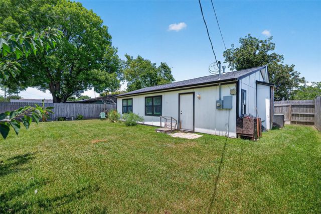 2110 Hillshire Drive, Deer Park, TX 77536
