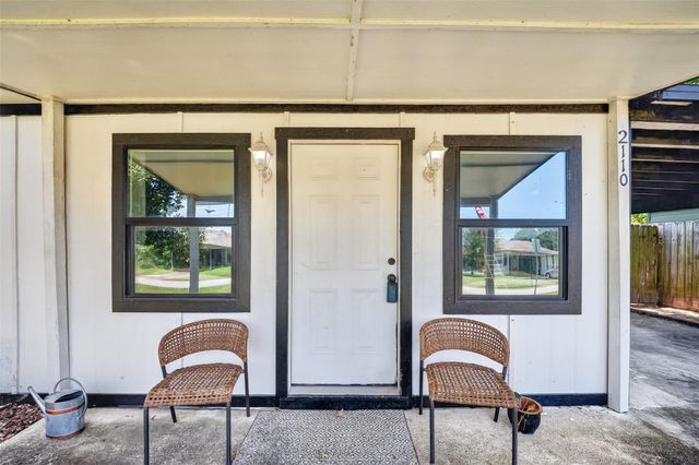 2110 Hillshire Drive, Deer Park, TX 77536