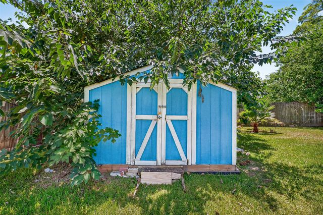 2110 Hillshire Drive, Deer Park, TX 77536