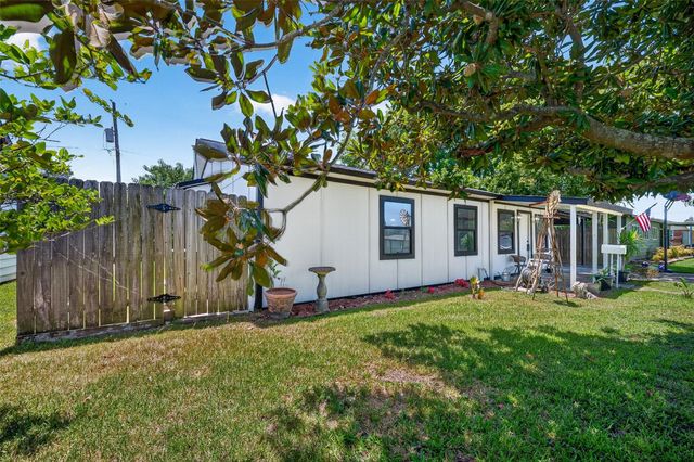 2110 Hillshire Drive, Deer Park, TX 77536