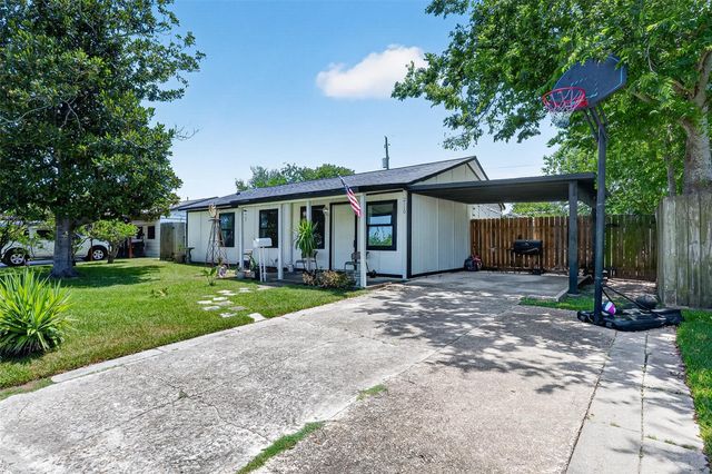2110 Hillshire Drive, Deer Park, TX 77536
