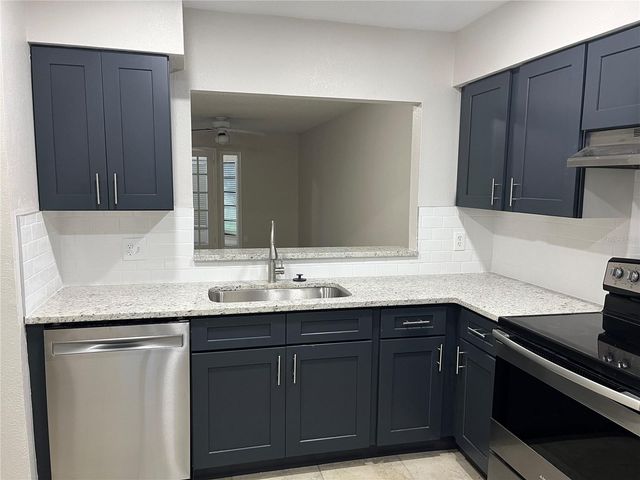 4372 MIDDLEBROOK ROAD 4372, Orlando, FL 32811