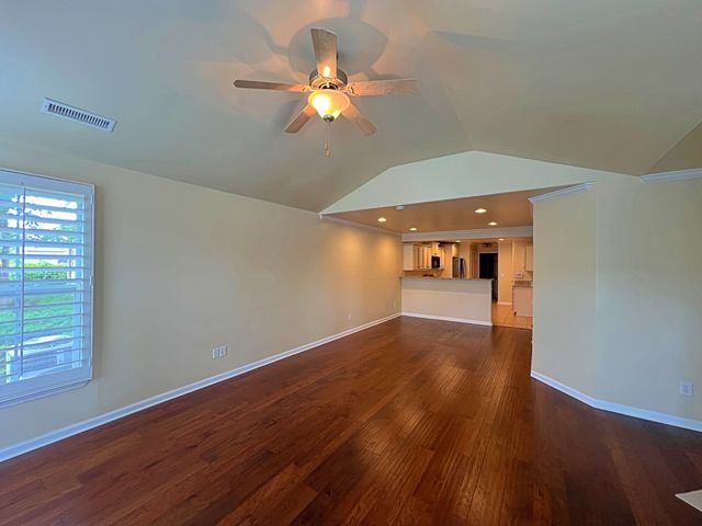 2211 Bridgeway St, Murfreesboro, TN 37128