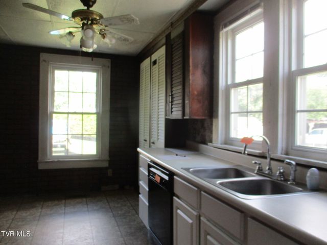 607 Pennsylvania Avenue, Bristol, TN 37620