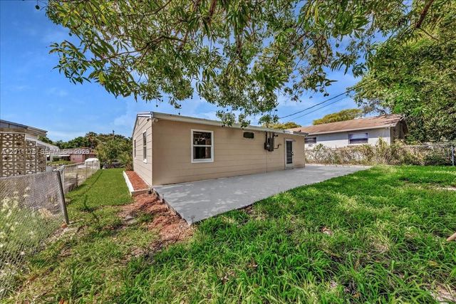 837 30th St, West Palm Beach, FL 33407