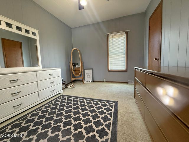 114 E Perry Street, Walbridge, OH 43465