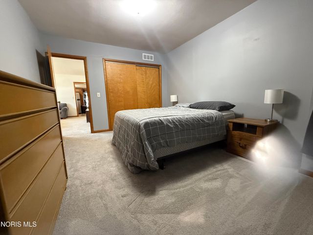 114 E Perry Street, Walbridge, OH 43465