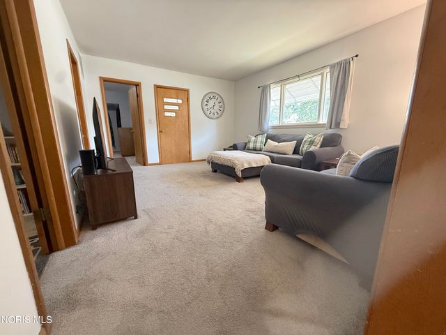 114 E Perry Street, Walbridge, OH 43465