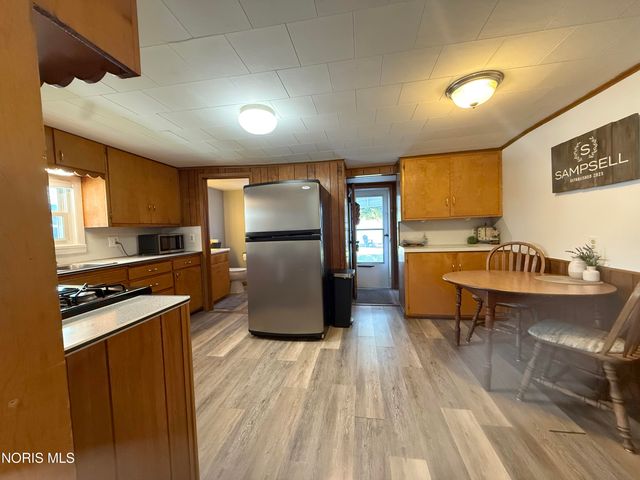 114 E Perry Street, Walbridge, OH 43465