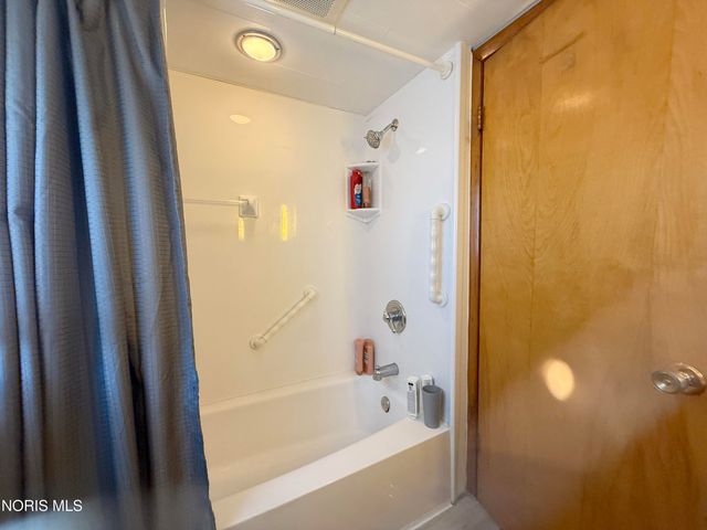 114 E Perry Street, Walbridge, OH 43465