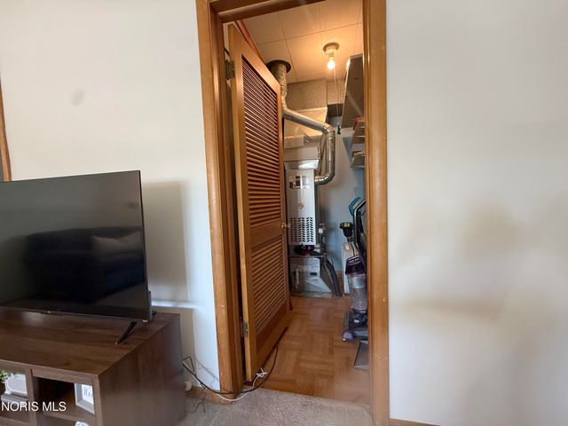 114 E Perry Street, Walbridge, OH 43465