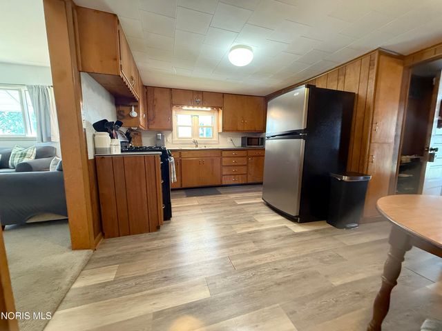 114 E Perry Street, Walbridge, OH 43465