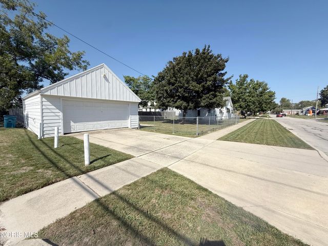 114 E Perry Street, Walbridge, OH 43465