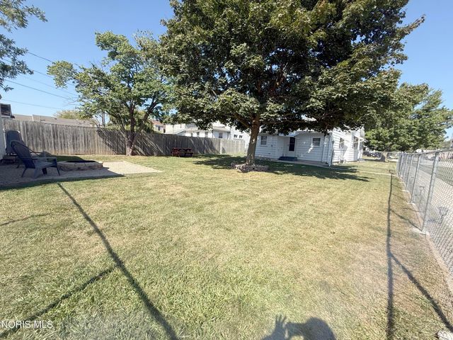 114 E Perry Street, Walbridge, OH 43465