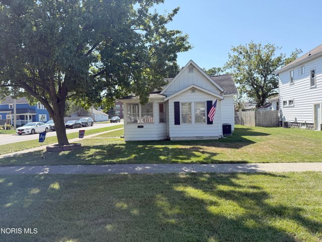 114 E Perry Street, Walbridge, OH 43465