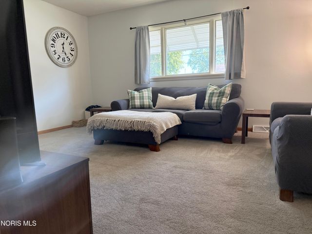 114 E Perry Street, Walbridge, OH 43465