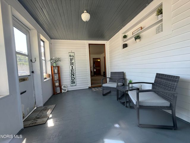 114 E Perry Street, Walbridge, OH 43465