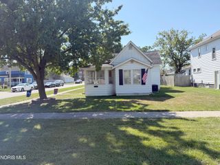 114 E Perry Street, Walbridge, OH 43465