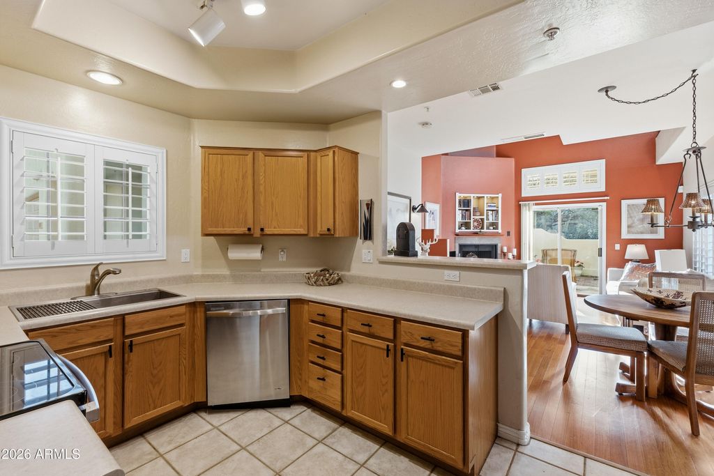 Image 10 of property listing at 13882 N 96TH Street, Scottsdale, AZ 85260