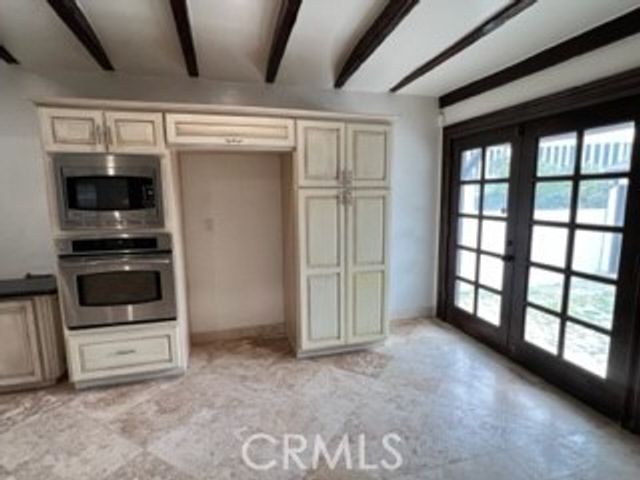 8461 Vicksburg, Los Angeles, CA 90045