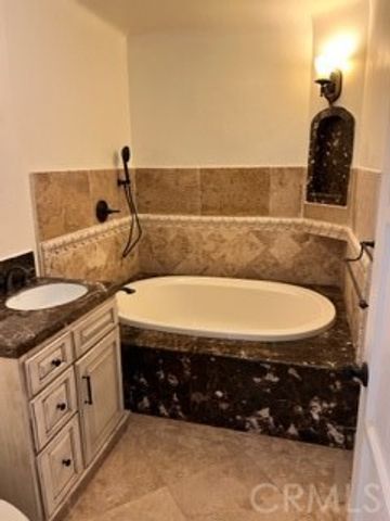 8461 Vicksburg, Los Angeles, CA 90045