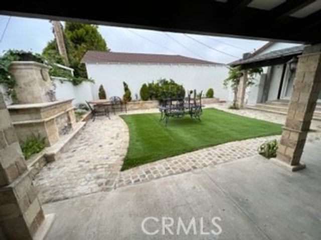 8461 Vicksburg, Los Angeles, CA 90045